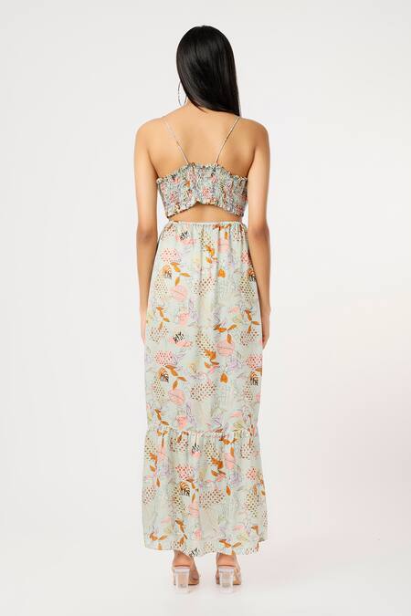 Shop Vana Ethnics Green Georgette V-neck Cut-out Waist Detailed Dress at Aza Fashions Shop_Vana Ethnics_Green Georgette V-neck Cut-out Waist Detailed Dress _at_Aza_Fashions