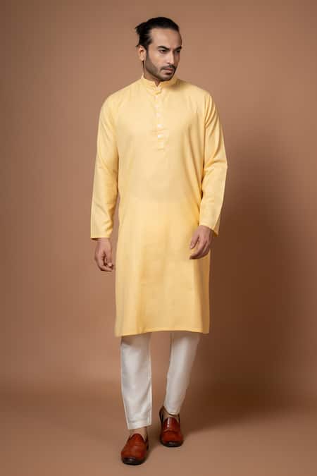 Priyanka Haralalka Silk Plain Kurta With Pyjama 