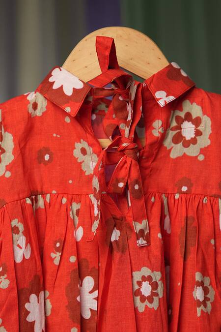 Love The World Today Red Cotton Handblock Print Poppy Patch Top With Skirt at Aza Fashions Love The World Today_Red Cotton Handblock Print Poppy Patch Top With Skirt_at_Aza_Fashions