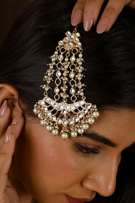 Namasya Kundan Embellished Passa 