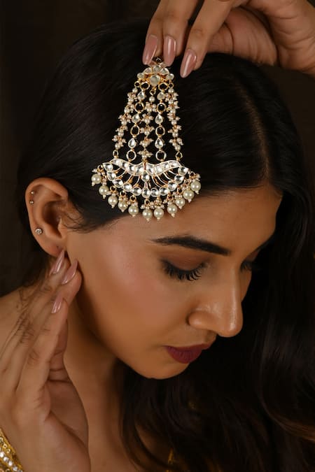 Namasya Kundan Studded Passa 