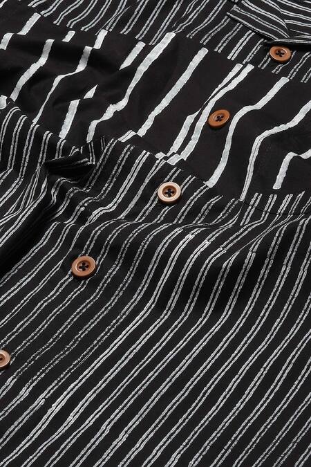 Buy_Abraham And Thakore_Black Cotton Stripe Print Shirt 