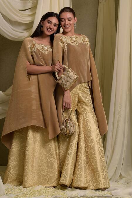 Buy_Tasuvure Indes_Gold Brocade, Silk Embroidery Divine Phool Applique Cape With Sharara Pant