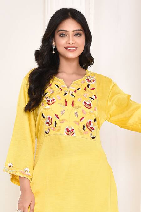 Amethyst_Yellow Linen, Satin Embroidery Split Floral Bodice Straight Kurta With Pant_Online_at_Aza_Fashions