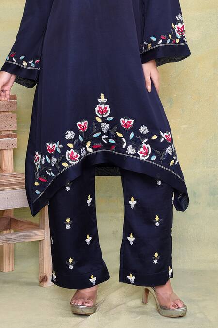 Buy Amethyst Blue Linen, Satin Embroidery V-neck Asymmetric Hem Kurta With Pant Online at Aza Fashions Buy_Amethyst_Blue Linen, Satin Embroidery V-neck Asymmetric Hem Kurta With Pant_Online_at_Aza_Fashions