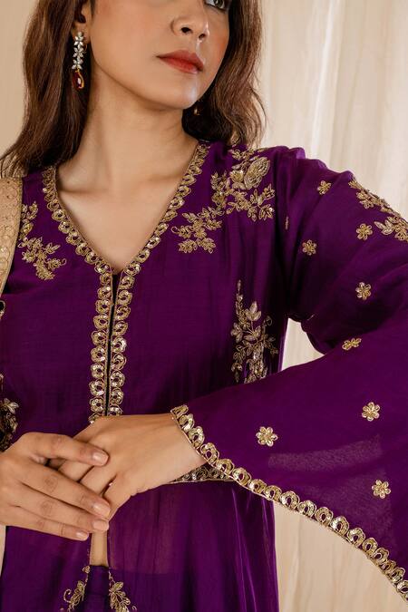 Amethyst_Purple Chanderi, Organza, Taffeta Sequins, Floral And Thread Kurta Pant Set_Online_at_Aza_Fashions