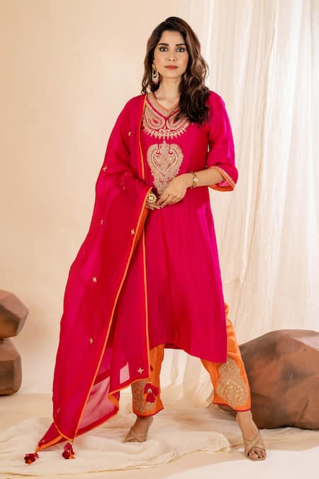 AMETHYST Paisley Embroidered Kurta Pant Set 