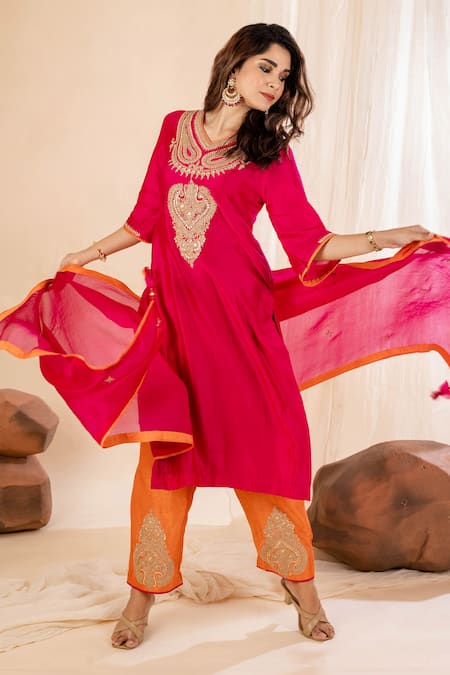 Amethyst_Pink Chanderi, Silk, Organza Sequins, Embroidery V-neck Paisley Kurta Pant Set_Online_at_Aza_Fashions