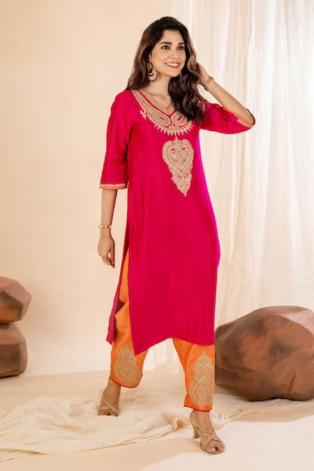 Buy_Amethyst_Pink Chanderi, Silk, Organza Sequins, Embroidery V-neck Paisley Kurta Pant Set