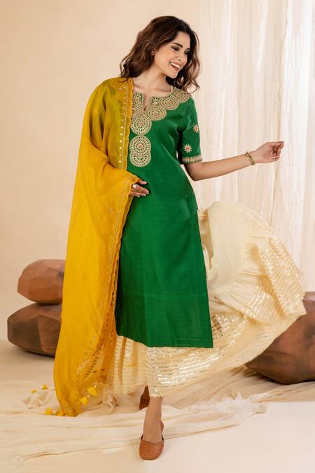 Shop Amethyst Green Chanderi, Organza, Kota Doria Sequins, Circular Motif Kurta Lehenga Set Online at Aza Fashions Shop_Amethyst_Green Chanderi, Organza, Kota Doria Sequins, Circular Motif Kurta Lehenga Set_Online_at_Aza_Fashions