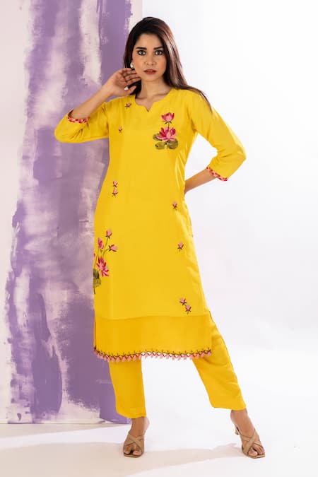 AMETHYST Floral Thread Embroidered Kurta Pant Set 