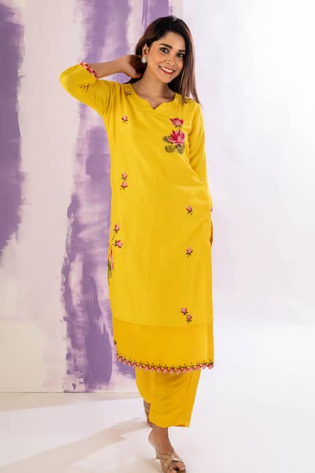 Shop Amethyst Yellow Chanderi, Bamboo Embroidery Split V-neck Floral Thread Kurta Pant Set at Aza Fashions Shop_Amethyst_Yellow Chanderi, Bamboo Embroidery Split V-neck Floral Thread Kurta Pant Set_at_Aza_Fashions