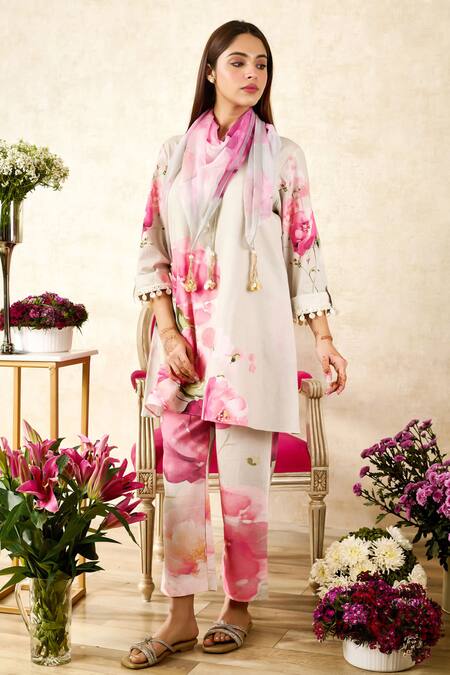 Buy_Rainas_Beige Chiffon, Linen Tassels Mandarin Collar Floral Print Kurta Pant Set_Online_at_Aza_Fashions