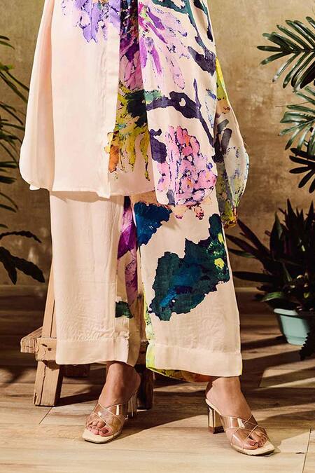 Buy Rainas Off White Satin Collared Flower Print Kurta With Pant Online at Aza Fashions Buy_Rainas_Off White Satin Collared Flower Print Kurta With Pant _Online_at_Aza_Fashions