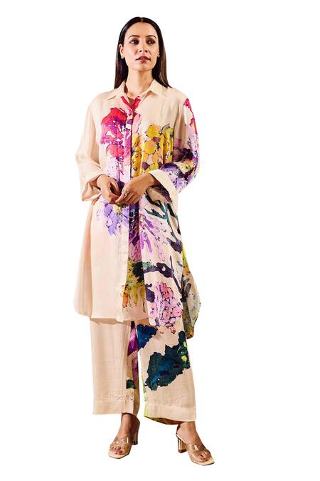 Shop Rainas Off White Satin Collared Flower Print Kurta With Pant Online at Aza Fashions Shop_Rainas_Off White Satin Collared Flower Print Kurta With Pant _Online_at_Aza_Fashions