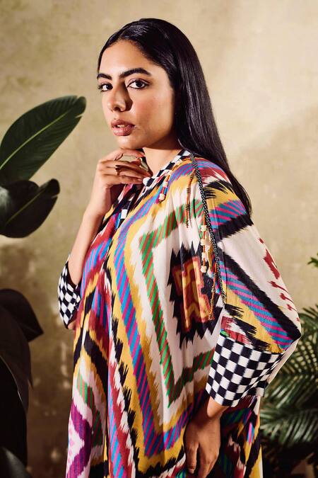 Rainas Multi Color Viscose Round Neck Geometric Print Kaftan With Pant at Aza Fashions Rainas_Multi Color Viscose Round Neck Geometric Print Kaftan With Pant _at_Aza_Fashions