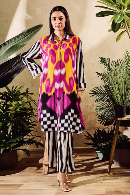 Rainas Stripe Pattern Sleeve Kurta With Pant 