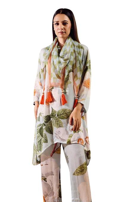 Buy_Rainas_Blue Chiffon, Satin Tassels V-neck Daisy Bloom Print Tunic And Pant Set _Online_at_Aza_Fashions