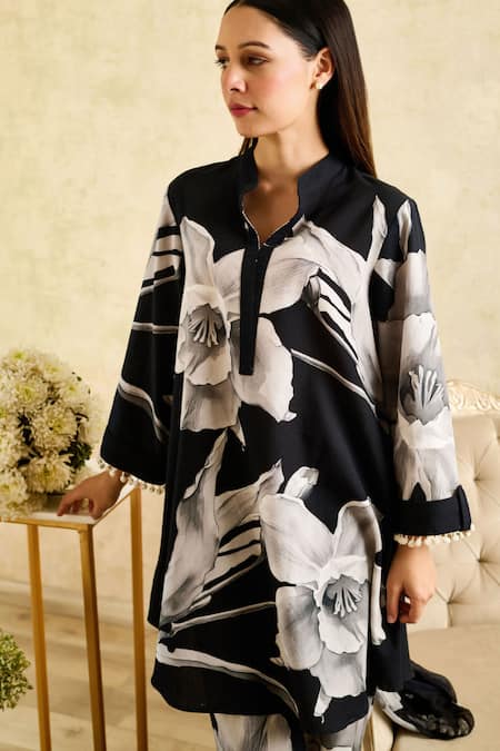 Buy Rainas Black Linen, Chiffon Lace Mandarin Collar Lily Flower Print Tunic Pant Set Buy_Rainas_Black Linen, Chiffon Lace Mandarin Collar Lily Flower Print Tunic Pant Set