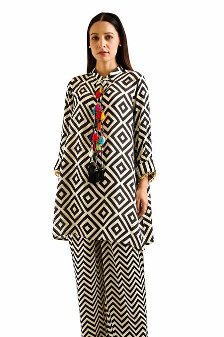 Shop Rainas Black Chiffon, Satin Sequins, Tassels Mandarin Diamond Print Tunic Pant Set Online at Aza Fashions Shop_Rainas_Black Chiffon, Satin Sequins, Tassels Mandarin Diamond Print Tunic Pant Set _Online_at_Aza_Fashions