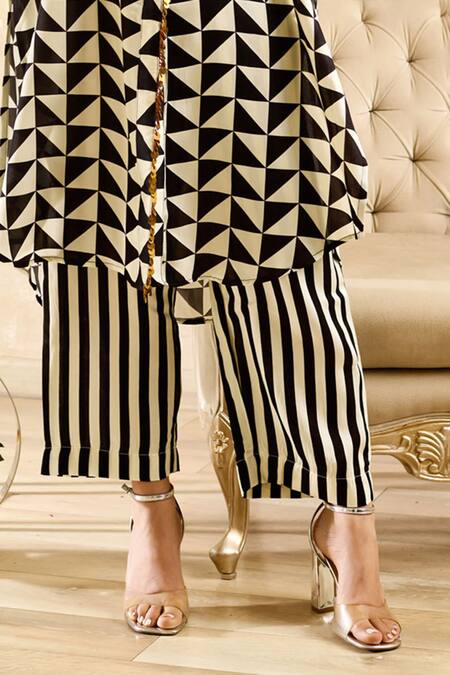 Buy_Rainas_Black Chiffon, Cotton Tassels, Sequins Collared Geometric Print Kurta Pant Set 