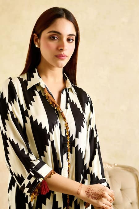 Rainas Black Satin, Chiffon Sequins, Tassels Collared, Geometric Print Kurta Pant Set Online at Aza Fashions Rainas_Black Satin, Chiffon Sequins, Tassels Collared, Geometric Print Kurta Pant Set _Online_at_Aza_Fashions