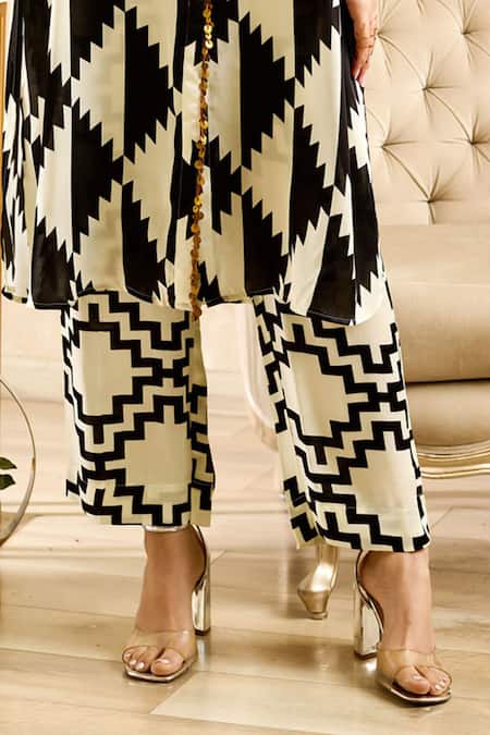 Rainas Black Satin, Chiffon Sequins, Tassels Collared, Geometric Print Kurta Pant Set at Aza Fashions Rainas_Black Satin, Chiffon Sequins, Tassels Collared, Geometric Print Kurta Pant Set _at_Aza_Fashions