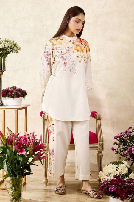 Rainas Off White Linen Lace Mandarin Collar Floral Bouquet Print Tunic With Pant at Aza Fashions Rainas_Off White Linen Lace Mandarin Collar Floral Bouquet Print Tunic With Pant_at_Aza_Fashions