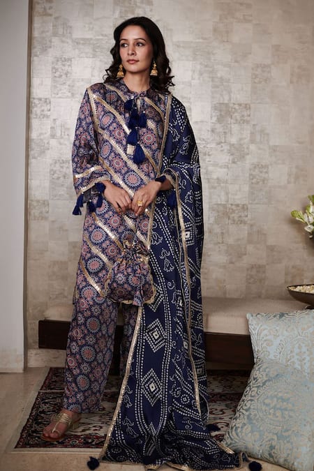 Rainas Floral Print Kurta Pant Set 