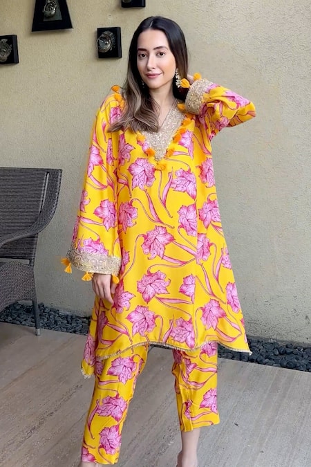 Rainas Yellow Cotton, Silk Sequins, Embroidery V-neck Floral Print Kurta And Pant Set Online at Aza Fashions Rainas_Yellow Cotton, Silk Sequins, Embroidery V-neck Floral Print Kurta And Pant Set _Online_at_Aza_Fashions