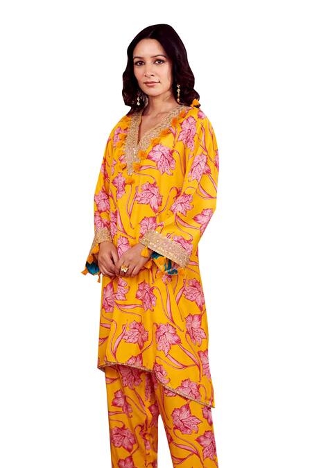 Shop Rainas Yellow Cotton, Silk Sequins, Embroidery V-neck Floral Print Kurta And Pant Set Online at Aza Fashions Shop_Rainas_Yellow Cotton, Silk Sequins, Embroidery V-neck Floral Print Kurta And Pant Set _Online_at_Aza_Fashions