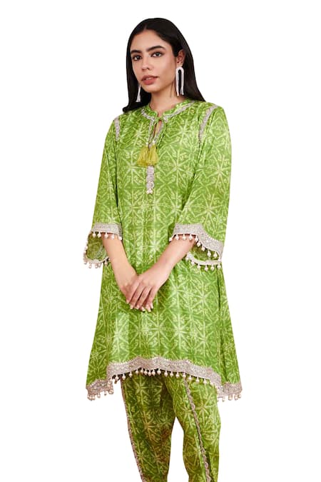 Shop Rainas Green Cotton, Silk Gota Patti Round Neck Geometric Print Kurta Pant Set at Aza Fashions Shop_Rainas_Green Cotton, Silk Gota Patti Round Neck Geometric Print Kurta Pant Set_at_Aza_Fashions