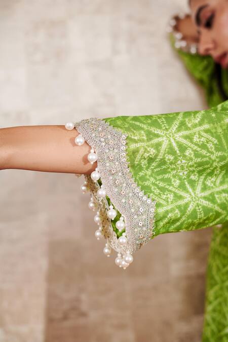 Rainas Green Cotton, Silk Gota Patti Round Neck Geometric Print Kurta Pant Set Online at Aza Fashions Rainas_Green Cotton, Silk Gota Patti Round Neck Geometric Print Kurta Pant Set_Online_at_Aza_Fashions