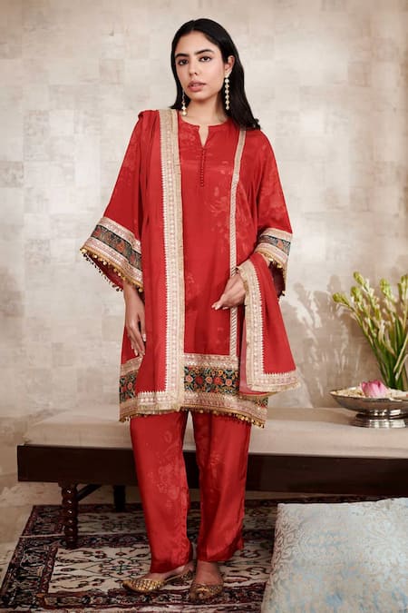 Rainas Embroidered Kurta Pant Set 