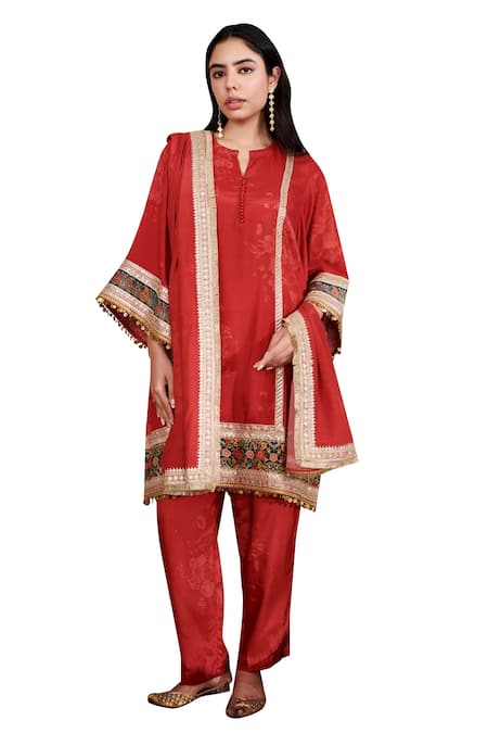 Buy Rainas Red Cotton, Silk Lace, Embroidery Split V-neck Kurta Pant Set Online at Aza Fashions Buy_Rainas_Red Cotton, Silk Lace, Embroidery Split V-neck Kurta Pant Set _Online_at_Aza_Fashions
