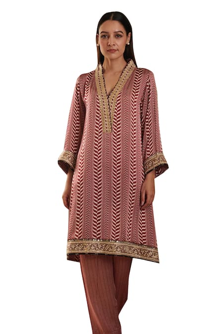 Rainas Pink Cotton, Silk Embroidery, Beads, Stones Geometric Print Kurta And Pant Set Online at Aza Fashions Rainas_Pink Cotton, Silk Embroidery, Beads, Stones Geometric Print Kurta And Pant Set _Online_at_Aza_Fashions
