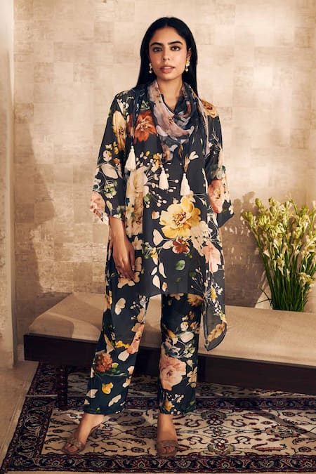 Rainas Musk Bloom Print Kurta Pant Set 