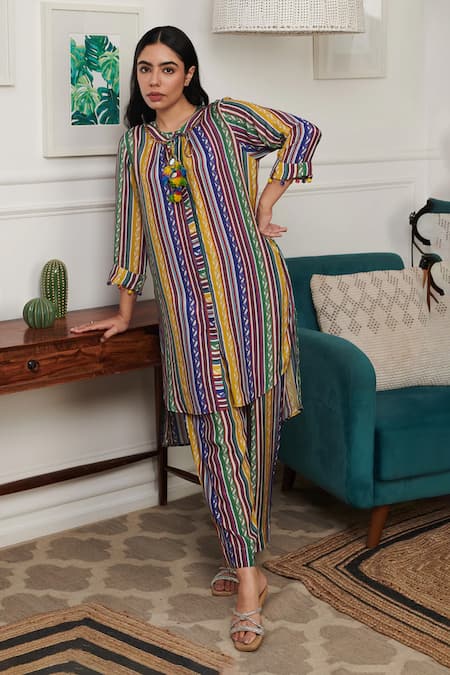 Rainas Ladder Stripe Print Kurta With Pant 