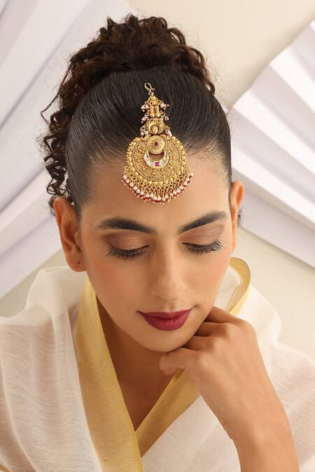 Shop_SUIKALA_Red Carved Floral Temple Maangtikka _Online_at_Aza_Fashions