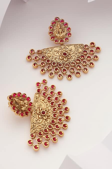 SUIKALA Carved Chaandbali Earrings 