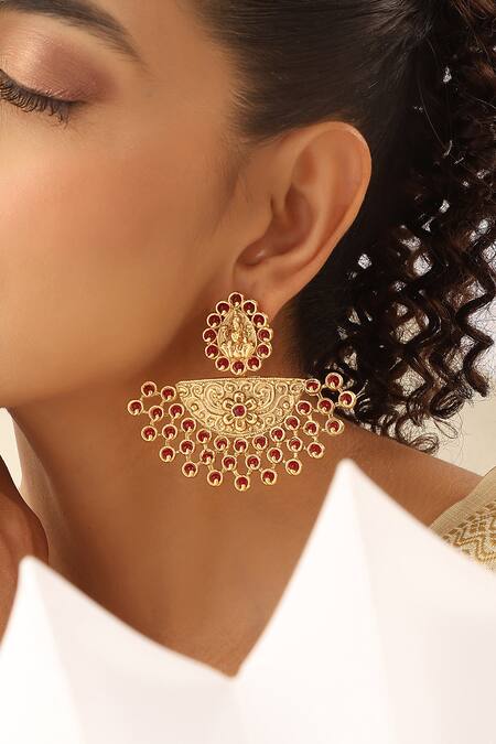 SUIKALA_Red Stones Carved Chaandbali Earrings _Online_at_Aza_Fashions