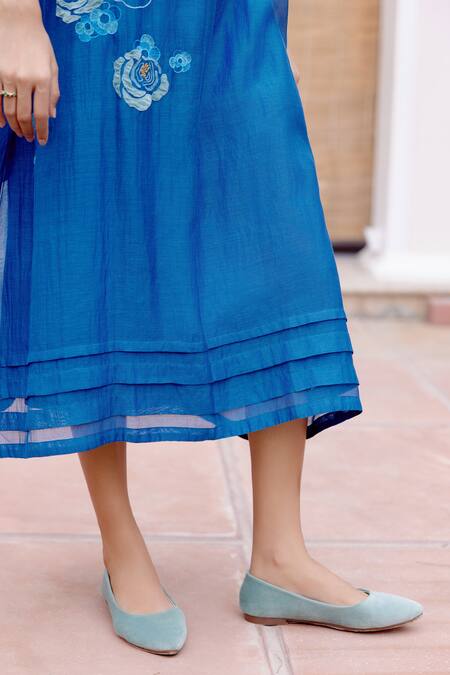 Vaayu_Blue Muslin, Cotton Embroidery Boat Neck Floral Thread Midi Dress_at_Aza_Fashions