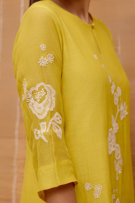 Shop_Vaayu_Yellow Muslin Embroidery Round Neck Floral Applique Work Kurta Pant Set_Online_at_Aza_Fashions