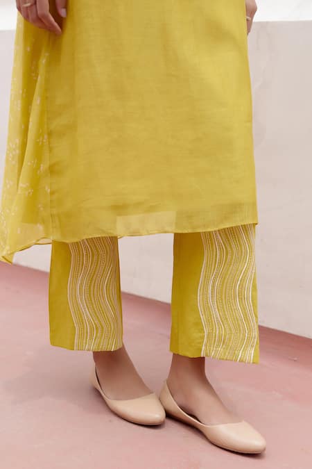 Buy Vaayu Yellow Muslin, Cotton Embroidery Round Neck Floral Applique Kurta And Pant Set Online at Aza Fashions Buy_Vaayu_Yellow Muslin, Cotton Embroidery Round Neck Floral Applique Kurta And Pant Set _Online_at_Aza_Fashions