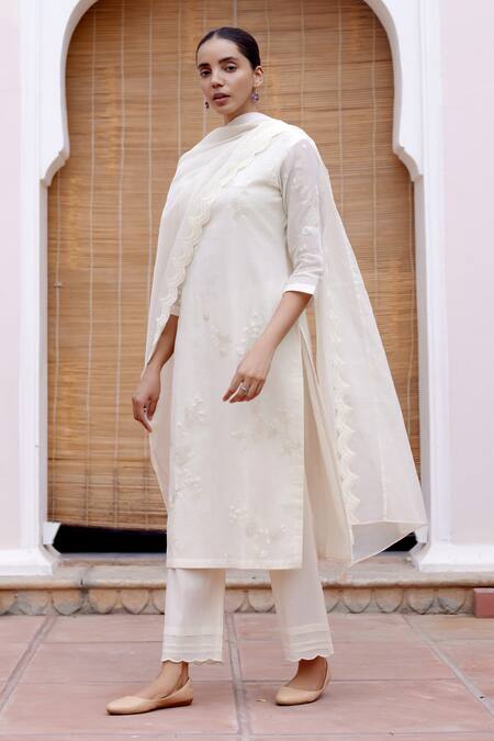 Shop Vaayu White Muslin, Cotton Embroidery Round Neck Swan Applique Work Kurta Pant Set Online at Aza Fashions Shop_Vaayu_White Muslin, Cotton Embroidery Round Neck Swan Applique Work Kurta Pant Set_Online_at_Aza_Fashions