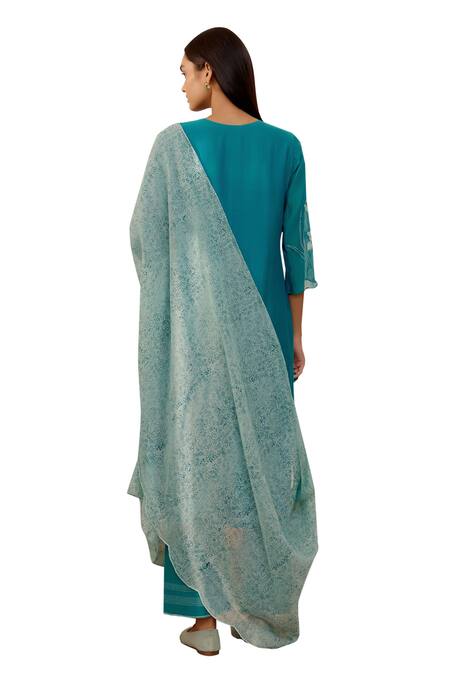 Vaayu_Blue Muslin, Cotton Embroidery V-neck Floral Kurta Pant Set_Online_at_Aza_Fashions