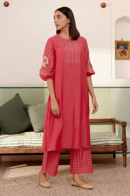 Shop Vaayu Pink Muslin, Cotton Embroidery Floral Applique Work Kurta And Checkered Pant Set Online at Aza Fashions Shop_Vaayu_Pink Muslin, Cotton Embroidery Floral Applique Work Kurta And Checkered Pant Set _Online_at_Aza_Fashions