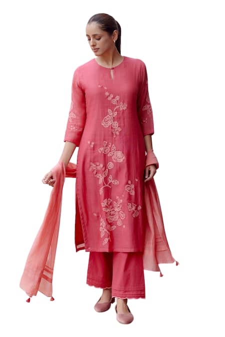 Vaayu Pink Muslin, Cotton Embroidery Round Neck Floral Applique Kurta And Pant Set Online at Aza Fashions Vaayu_Pink Muslin, Cotton Embroidery Round Neck Floral Applique Kurta And Pant Set _Online_at_Aza_Fashions