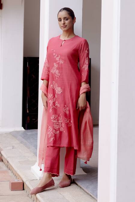 Buy Vaayu Pink Muslin, Cotton Embroidery Round Neck Floral Applique Kurta And Pant Set Online at Aza Fashions Buy_Vaayu_Pink Muslin, Cotton Embroidery Round Neck Floral Applique Kurta And Pant Set _Online_at_Aza_Fashions
