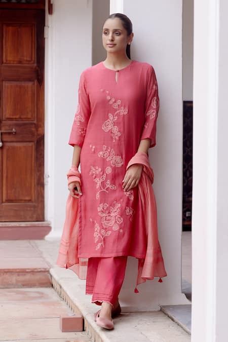 Buy Vaayu Pink Muslin, Cotton Embroidery Round Neck Floral Applique Kurta And Pant Set Buy_Vaayu_Pink Muslin, Cotton Embroidery Round Neck Floral Applique Kurta And Pant Set